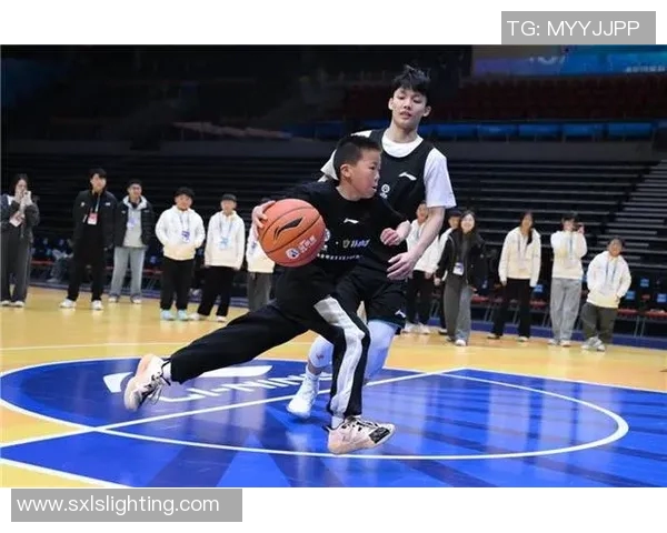 徐杰:从青涩少年到篮球场上的璀璨明星之路